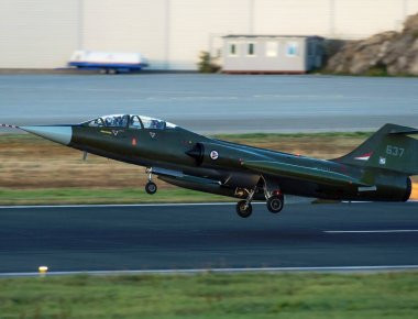 Μαγικές εικόνες και ήχοι από την Νορβηγία: Στον αέρα ένα F-104 μετά από 33 χρόνια